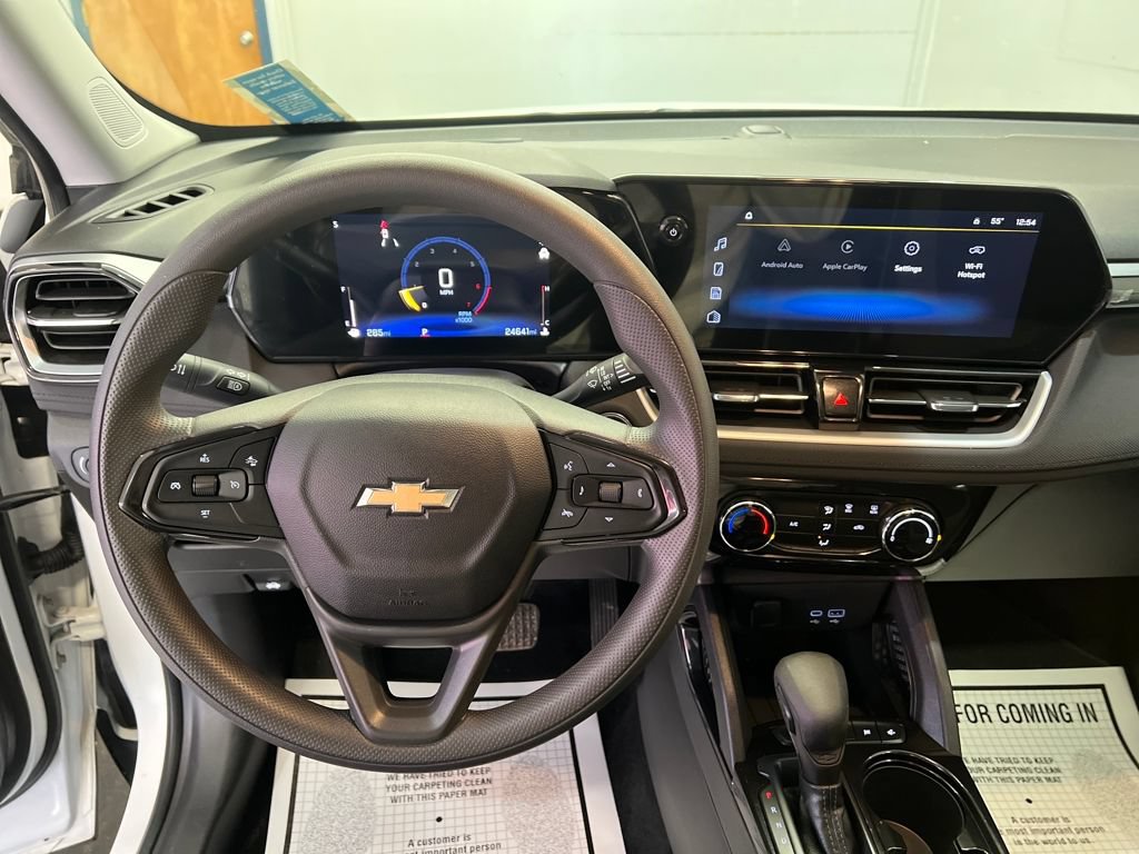 Used 2024 Chevrolet TrailBlazer LT FWD image 19