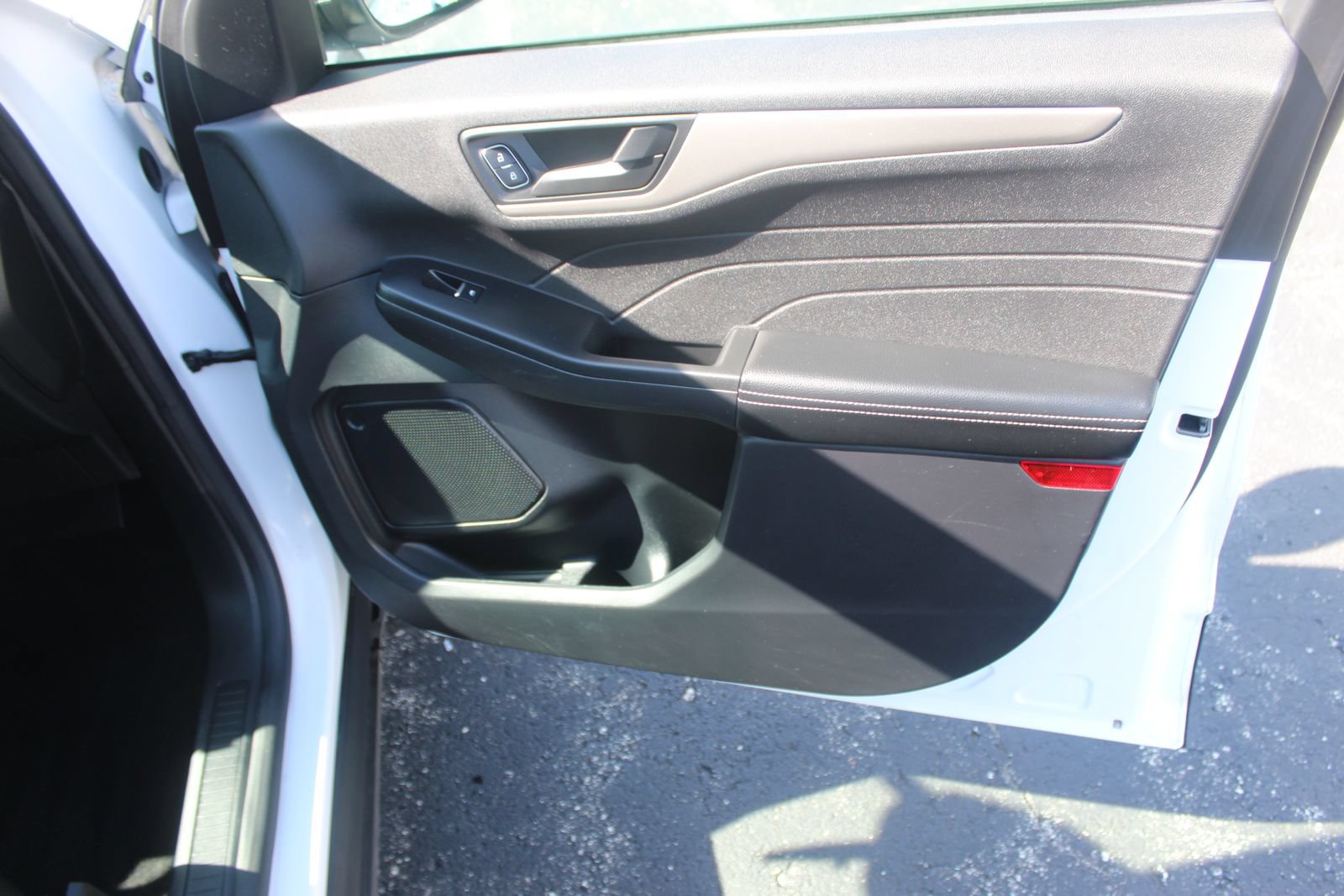 Used 2022 Ford Escape SE FWD image 10