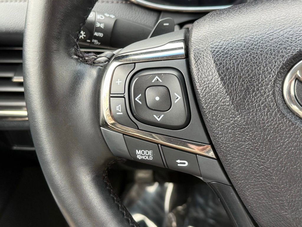 Used 2016 Toyota Avalon Touring image 24