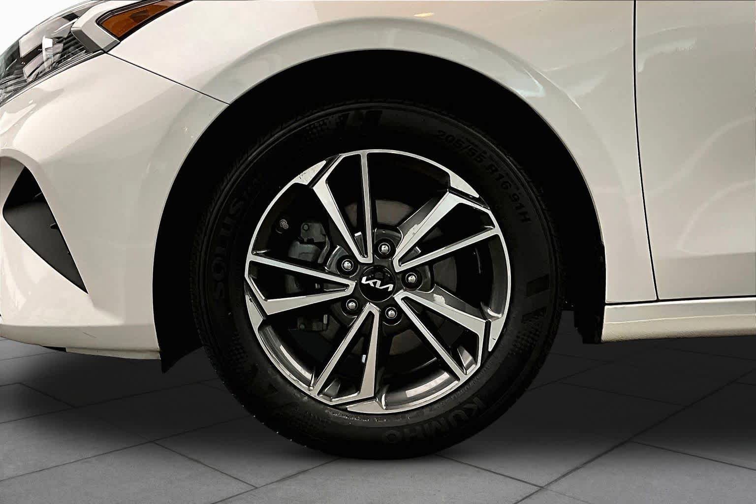 Used 2022 Kia Forte LXS FWD image 10