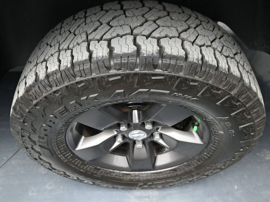 Used 2022 RAM 1500 Tradesman w/ Chrome Appearance Group AWD/4WD image 9