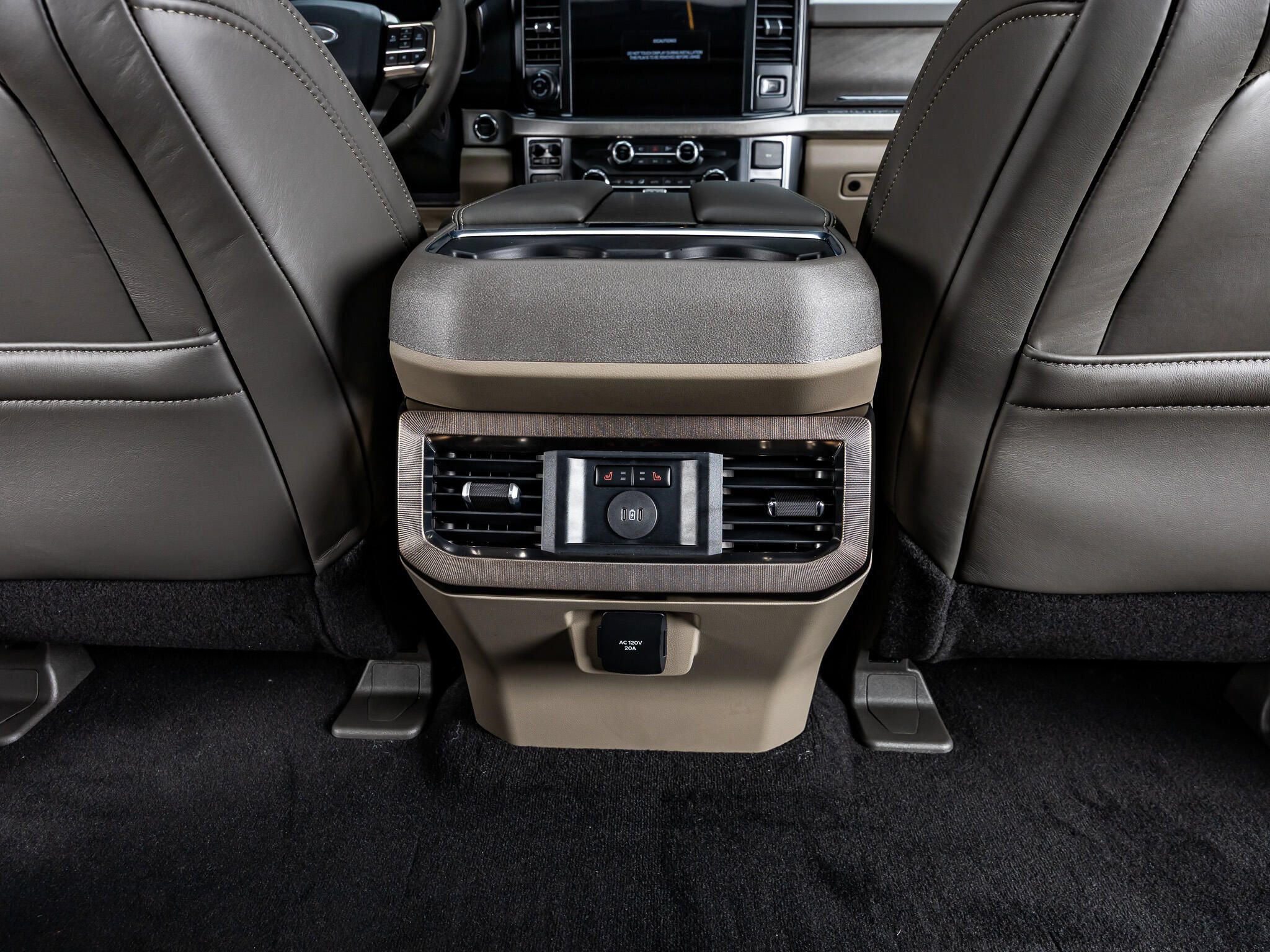 Used 2026 Ford F450 Platinum w/ Platinum Plus Package AWD/4WD image 32