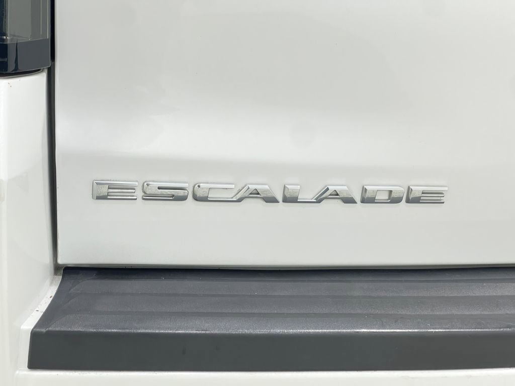 Used 2017 Cadillac Escalade ESV Luxury image 43