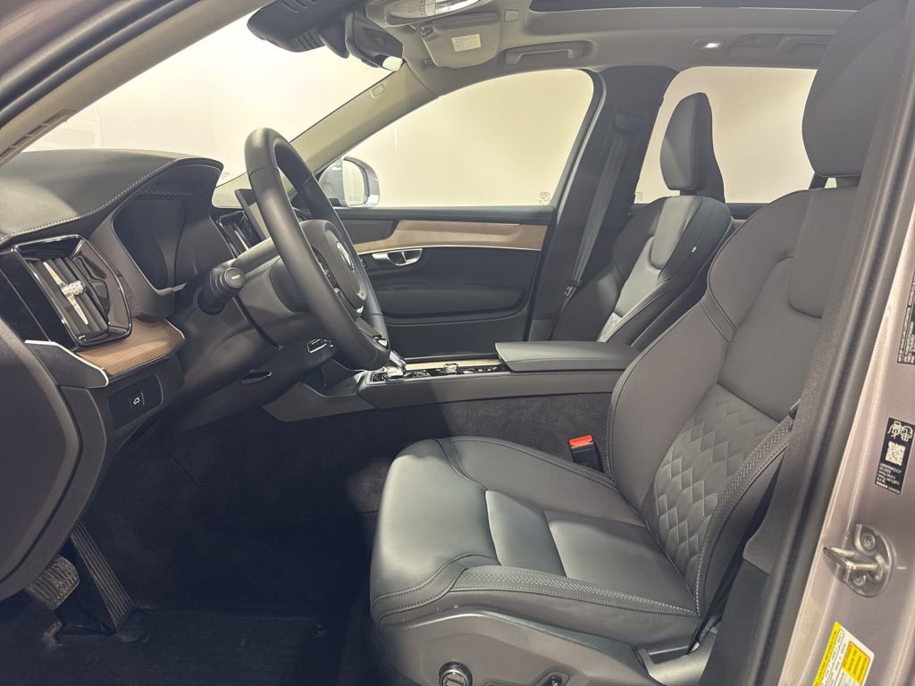 Used 2026 Volvo XC90 B5 Plus w/ Protection Package image 19