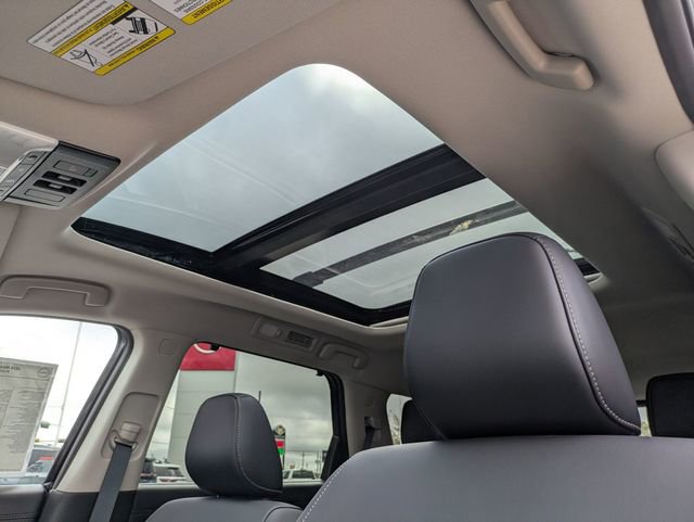 New 2026 Nissan Pathfinder Platinum image 31