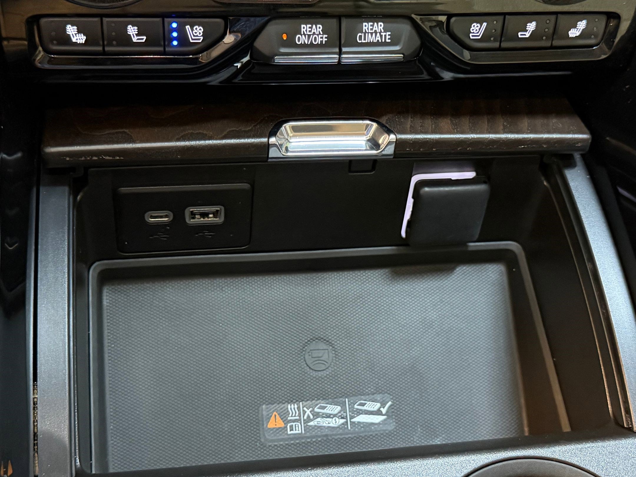 Used 2023 GMC Yukon XL Denali image 33