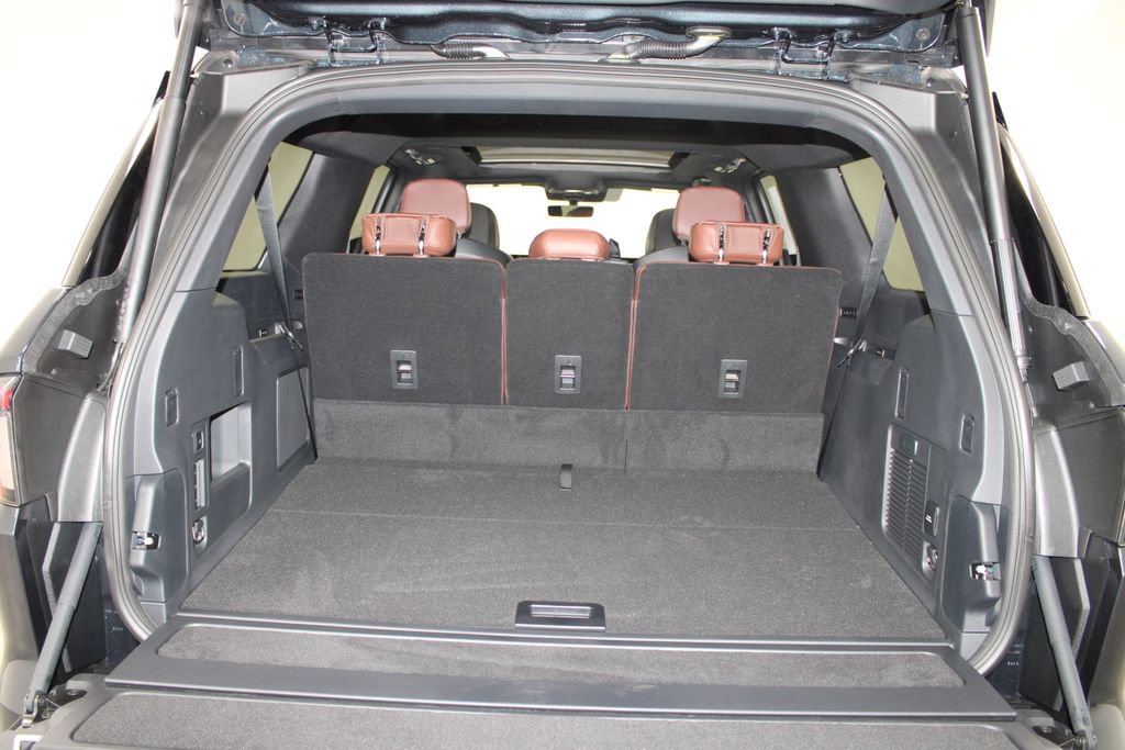 New 2026 Lincoln Navigator L Reserve AWD/4WD image 16