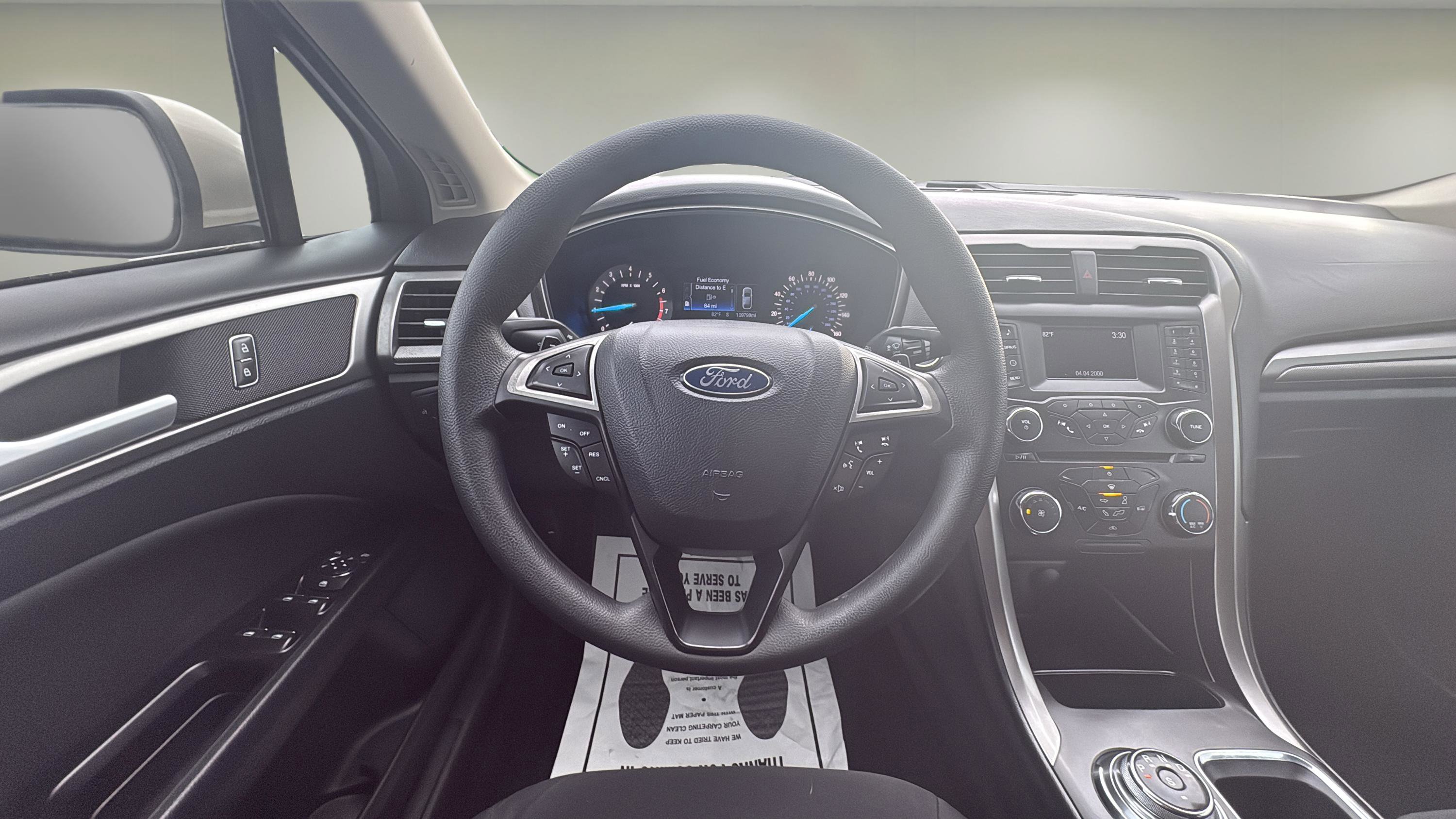 Used 2017 Ford Fusion SE FWD image 11