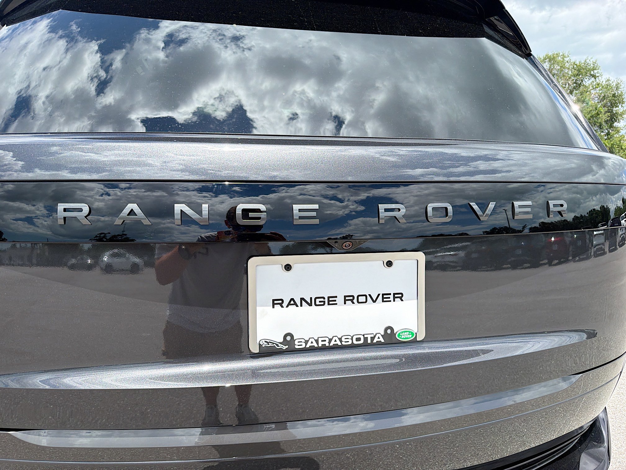 New 2026 Land Rover Range Rover Long Wheelbase SE AWD/4WD image 11
