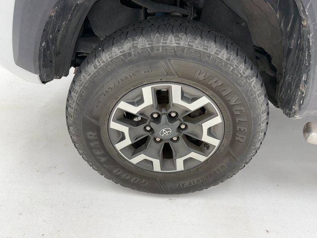 Used 2019 Toyota Tacoma TRD Off-Road image 7