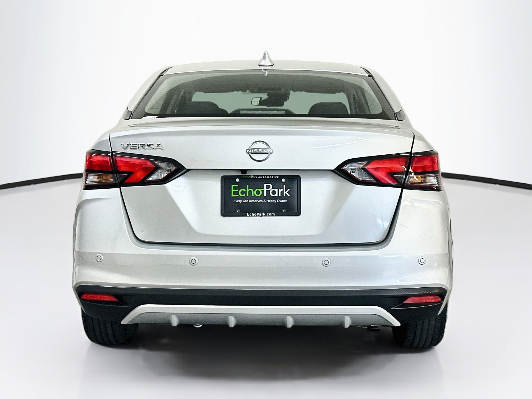 Used 2025 Nissan Versa SV FWD image 7