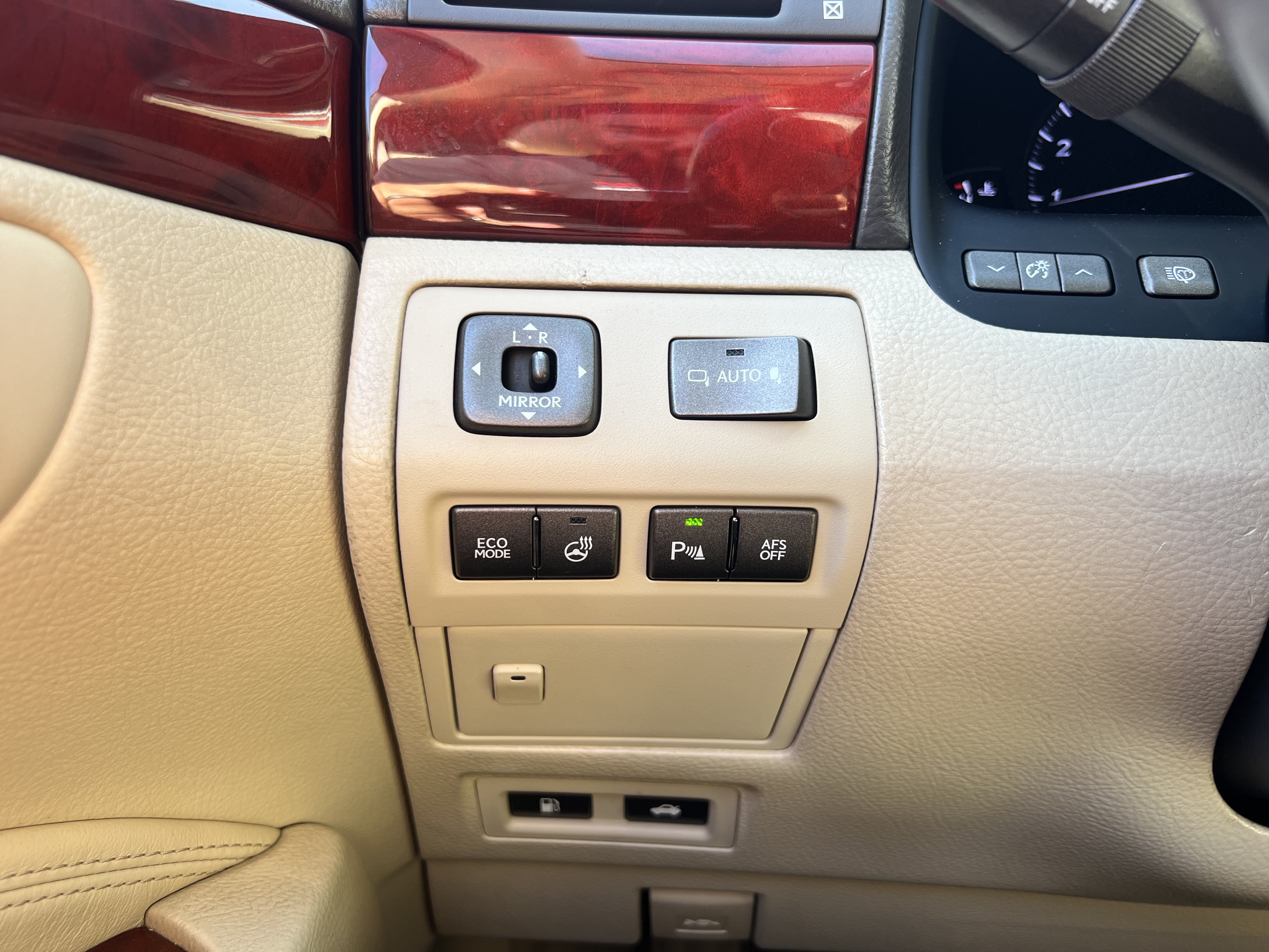 Used 2012 Lexus LS 460 w/ Luxury Value Edition RWD image 17