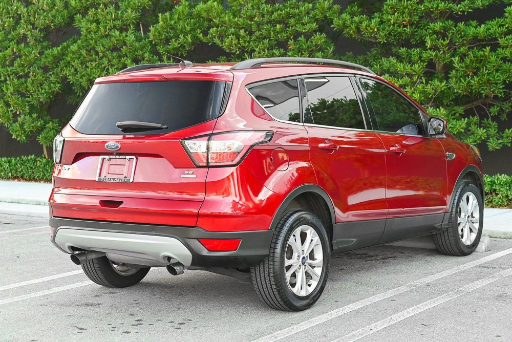 Used 2018 Ford Escape SE image 4