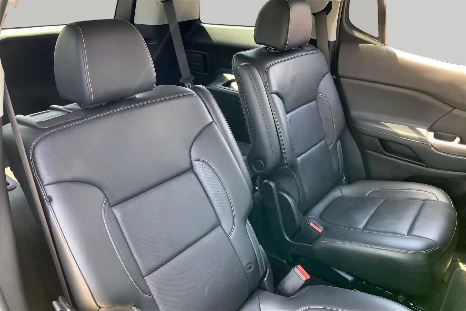 Used 2020 GMC Acadia SLT w/ Driver Alert Package II FWD image 19