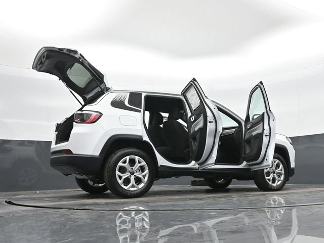 Used 2025 Jeep Compass Sport w/ Mopar Graphics Package AWD/4WD image 50
