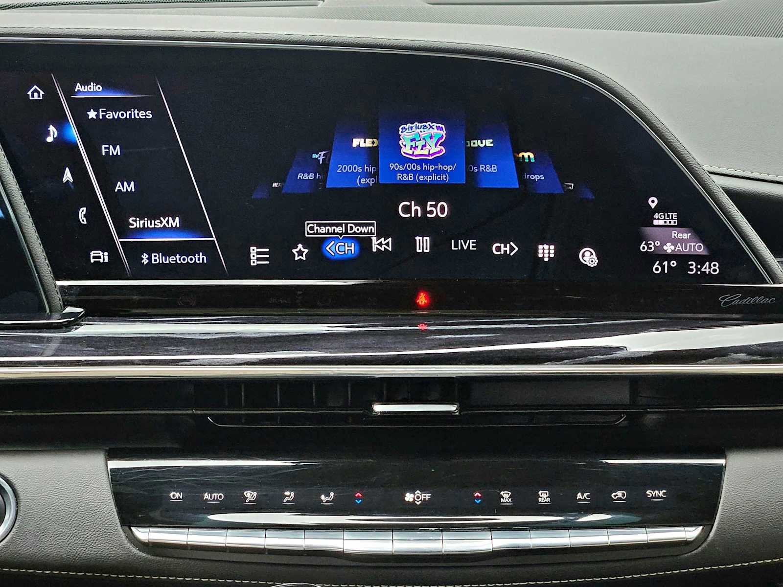 Used 2021 Cadillac Escalade ESV Premium Luxury w/ LPO, Illumination Package RWD image 18