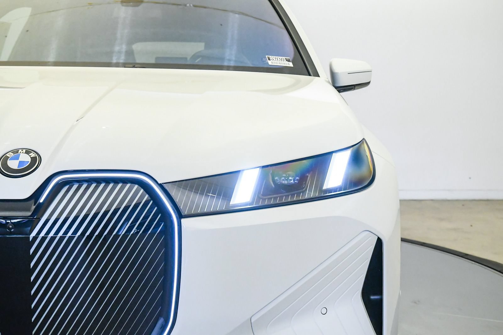 Used 2026 BMW iX xDrive60 AWD/4WD image 9