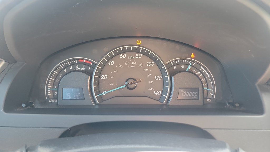 Used 2013 Toyota Camry LE FWD image 22