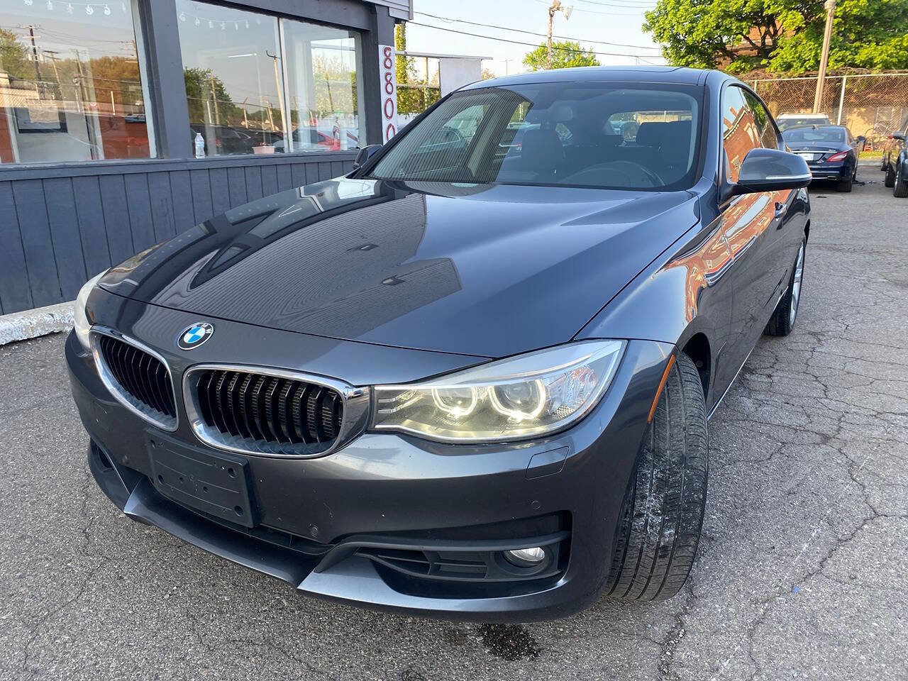 Used 2015 BMW 335i Gran Turismo xDrive image 2