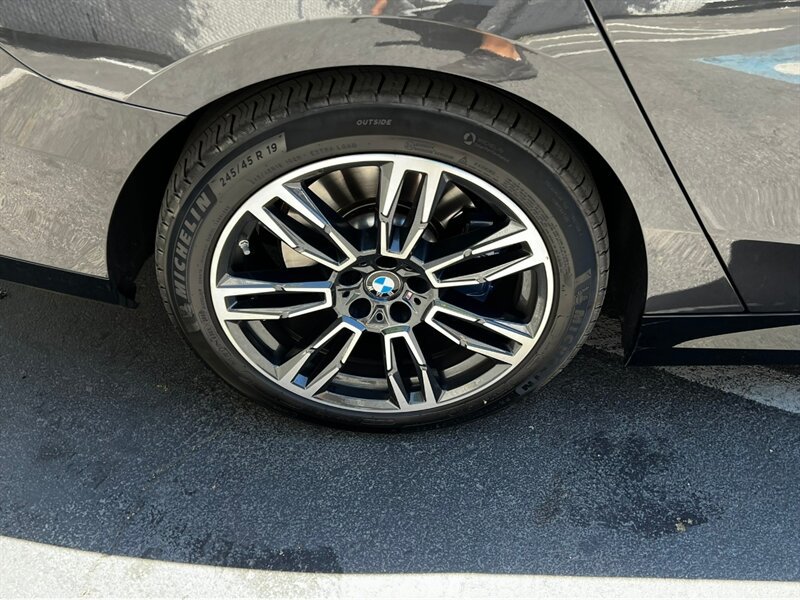 Used 2026 BMW 530i xDrive w/ M Sport Package AWD/4WD image 12