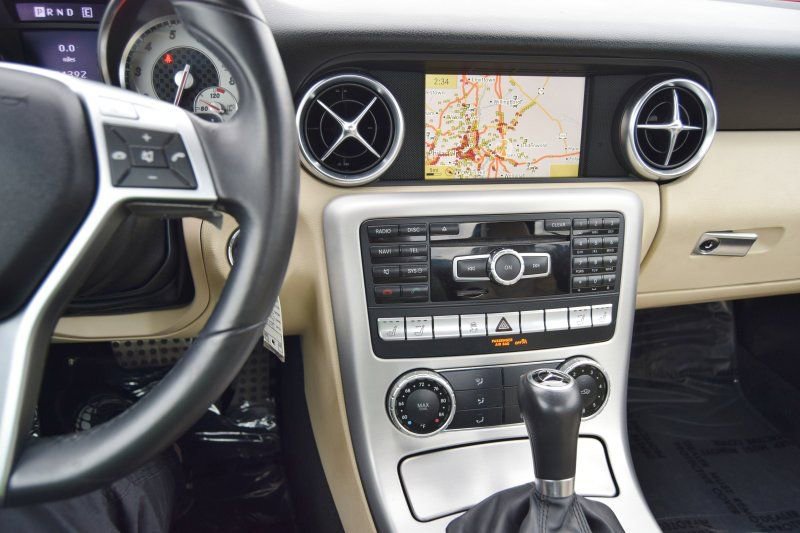Used 2012 Mercedes-Benz SLK 350 image 29