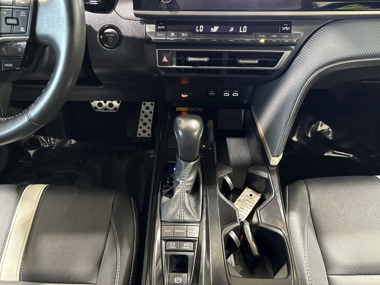 Used 2025 Toyota Camry SE FWD image 21