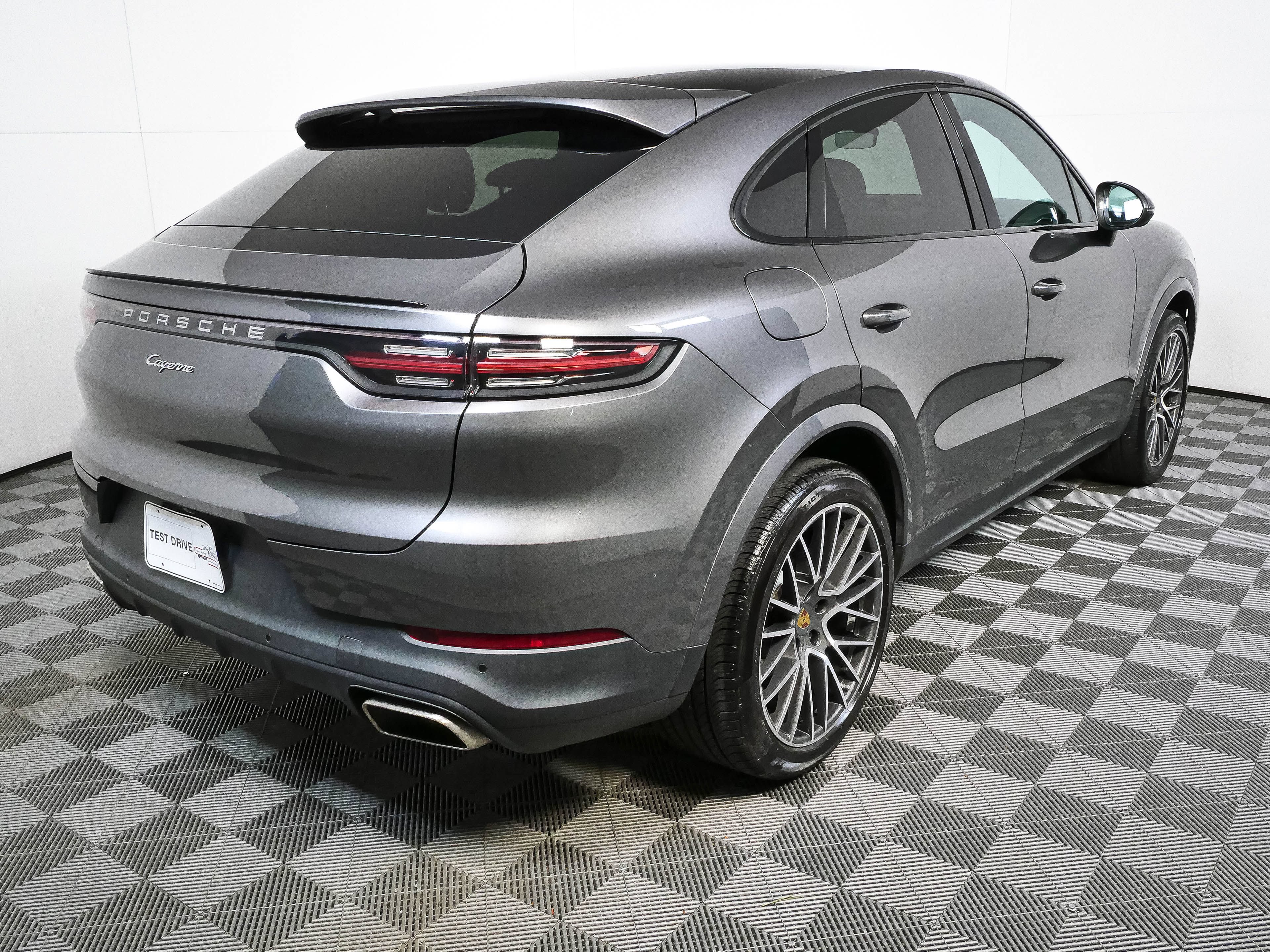 Certified 2022 Porsche Cayenne Coupe AWD/4WD image 30