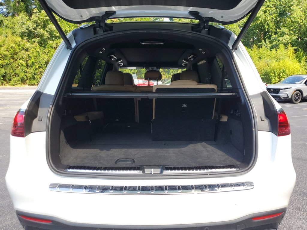 Used 2025 Mercedes-Benz GLS 580 4MATIC image 8