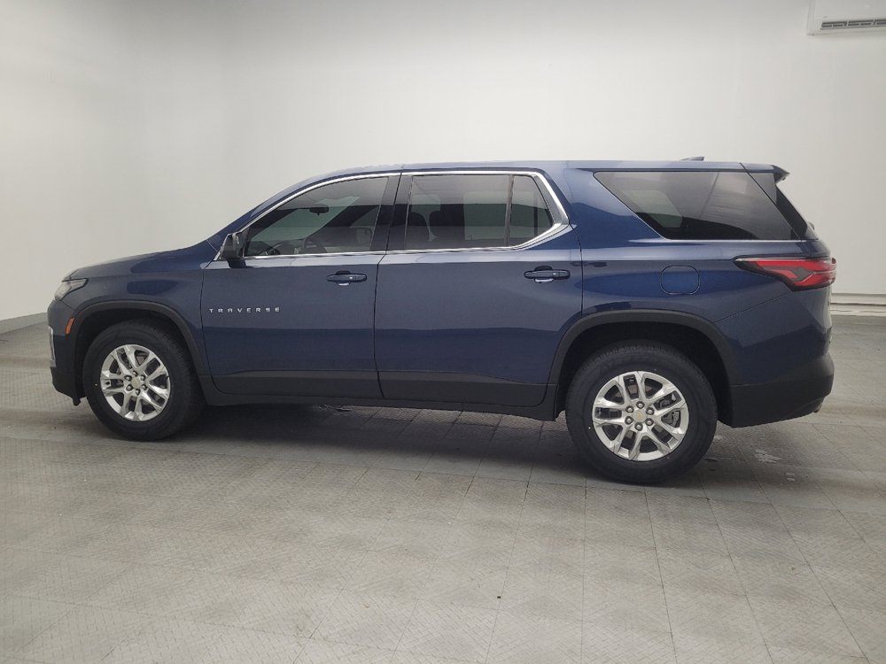 Used 2023 Chevrolet Traverse LS FWD image 3