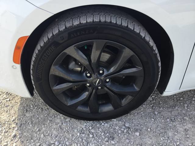 Used 2018 Chrysler Pacifica Limited w/ Advanced Safetytec Group image 10