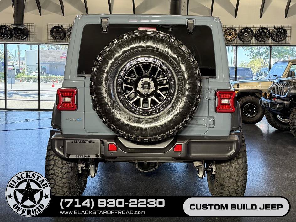 Used 2024 Jeep Wrangler Unlimited w/ Convenience Group AWD/4WD image 18