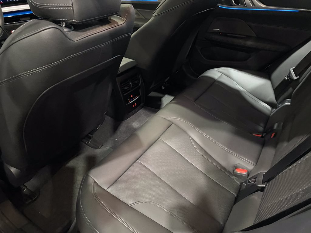 Used 2025 BMW i4 xDrive40i AWD/4WD image 5