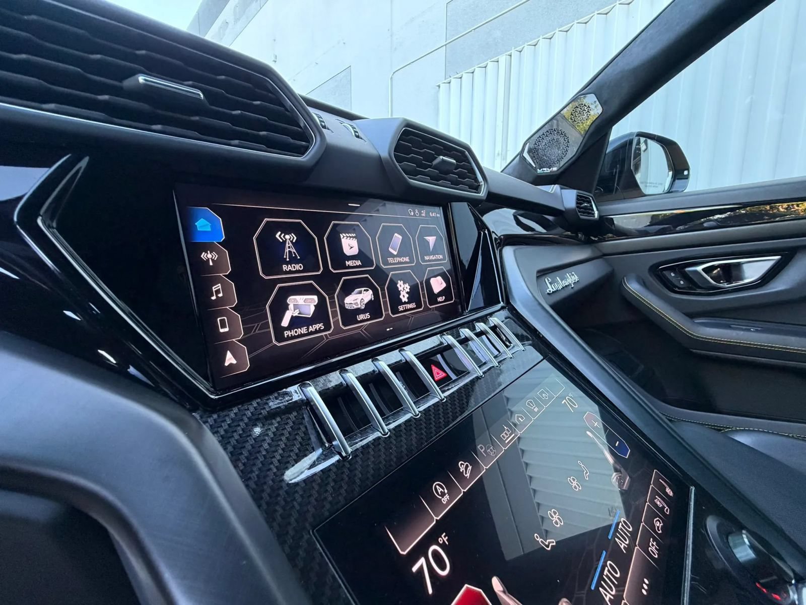 Used 2021 Lamborghini Urus AWD/4WD image 49