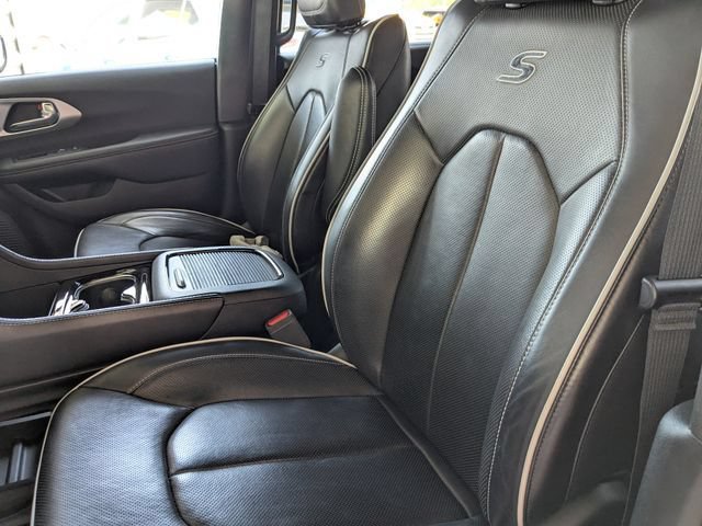 Used 2025 Chrysler Pacifica Limited FWD image 26