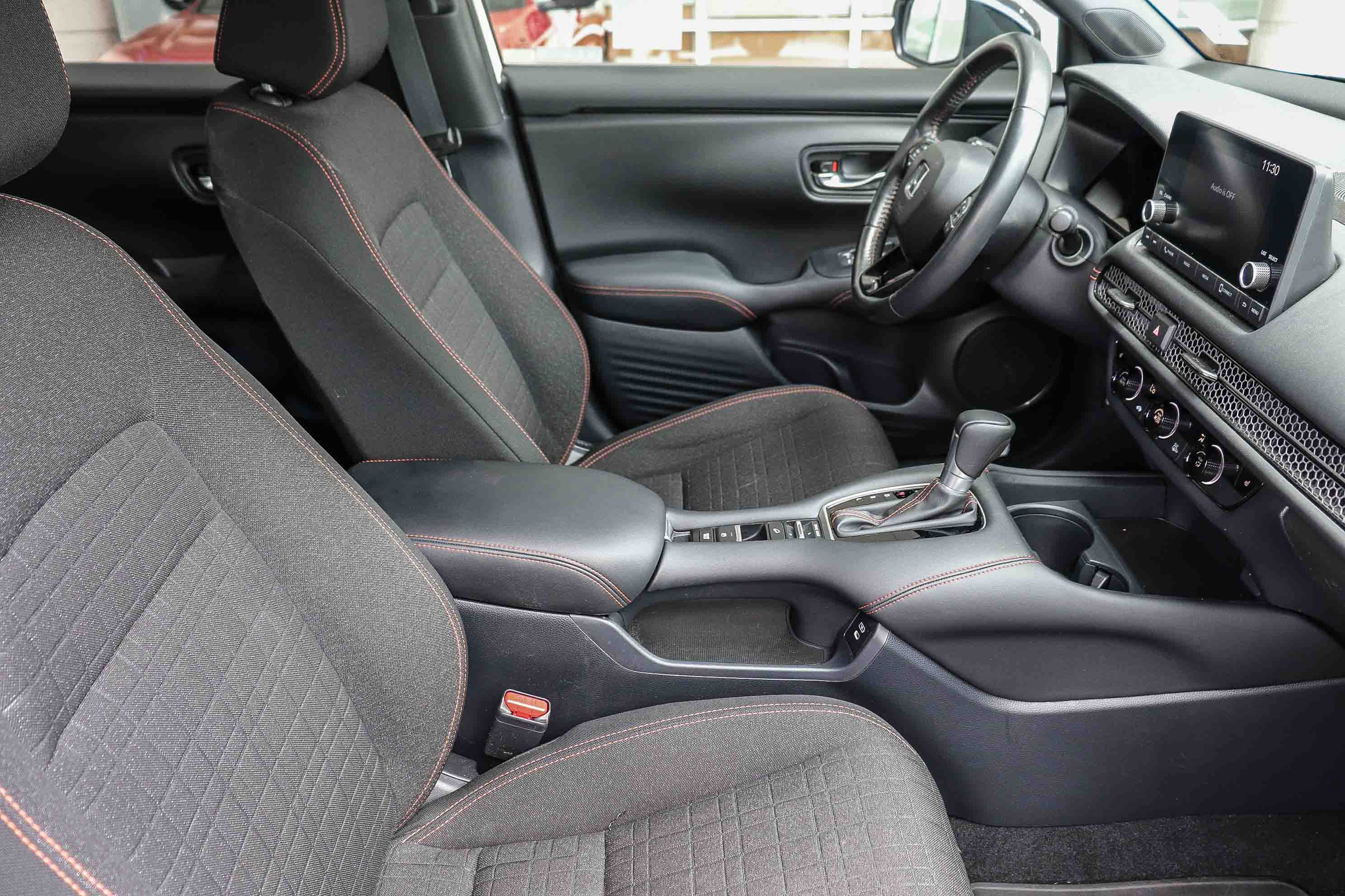 Certified 2024 Honda HR-V Sport image 18