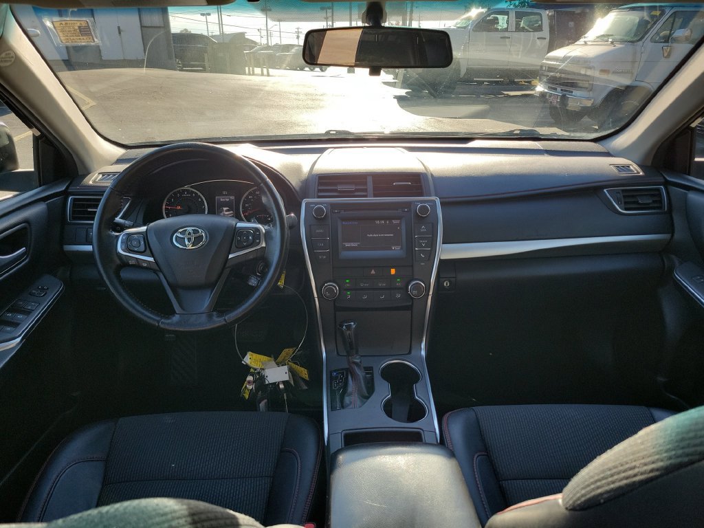 Used 2016 Toyota Camry SE FWD image 14