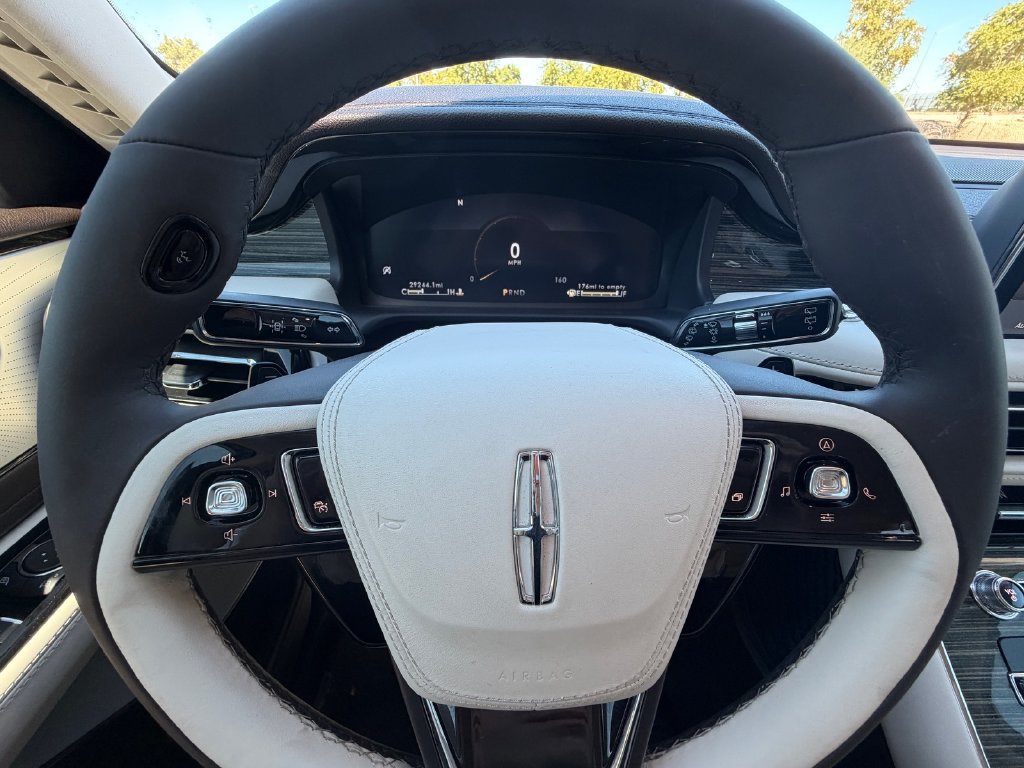 Certified 2023 Lincoln Aviator Black Label w/ Class IV Trailer Tow Package AWD/4WD image 15
