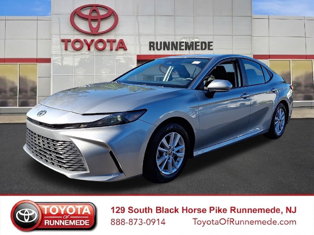 Certified 2025 Toyota Camry LE FWD image 3