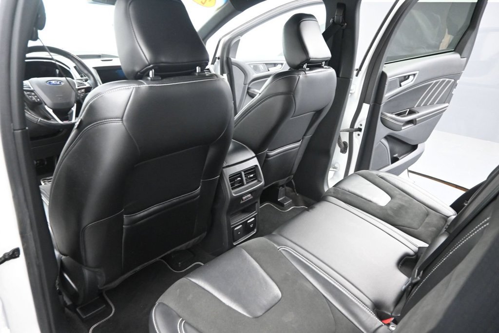 Used 2020 Ford Edge ST w/ Equipment Group 401A AWD/4WD image 16