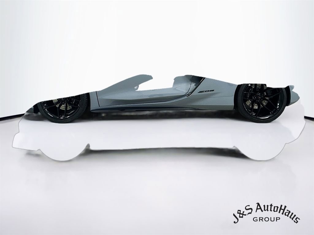 Used 2025 Chevrolet Corvette Z06 image 4
