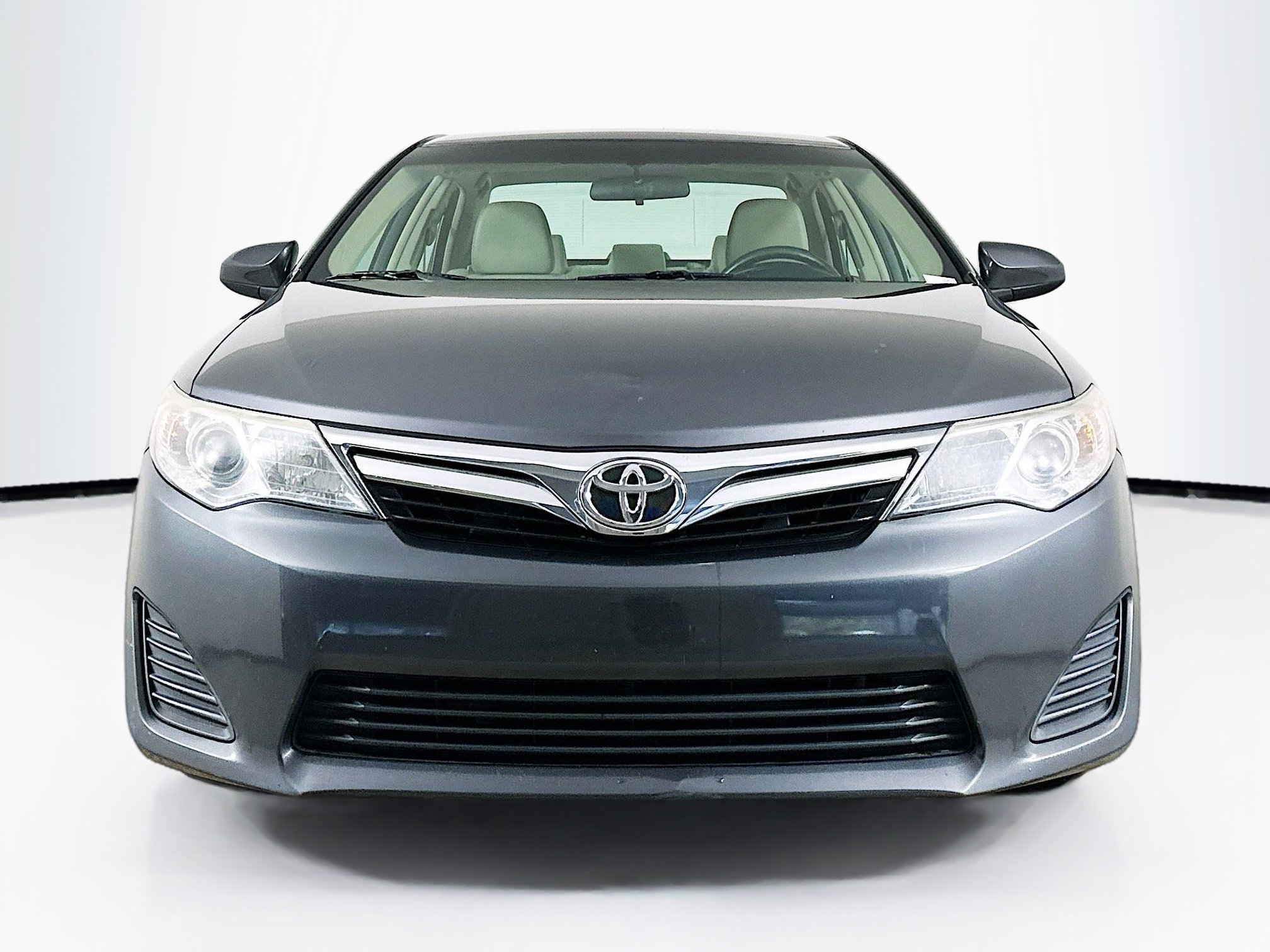 Used 2012 Toyota Camry LE image 2