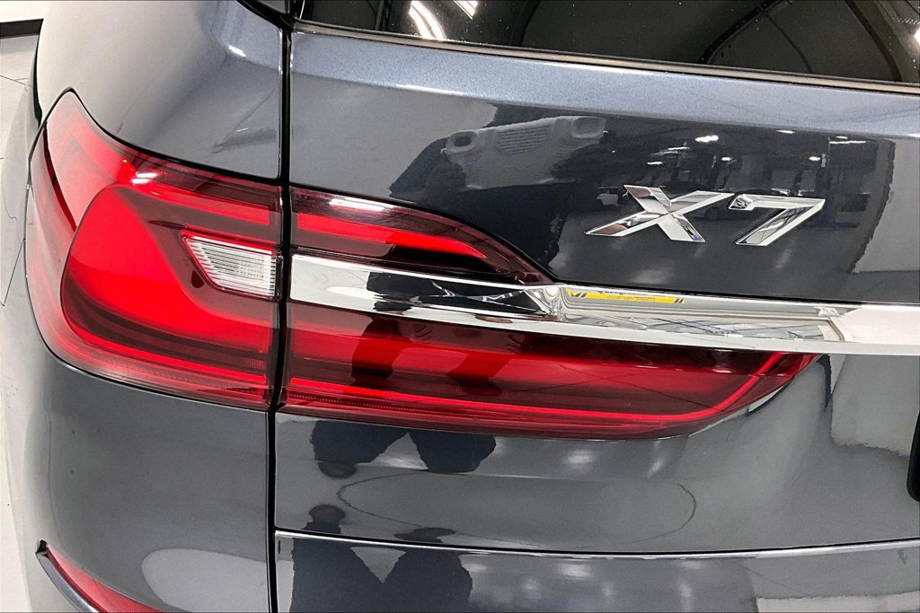 Used 2022 BMW X7 xDrive40i w/ M Sport Package AWD/4WD image 33