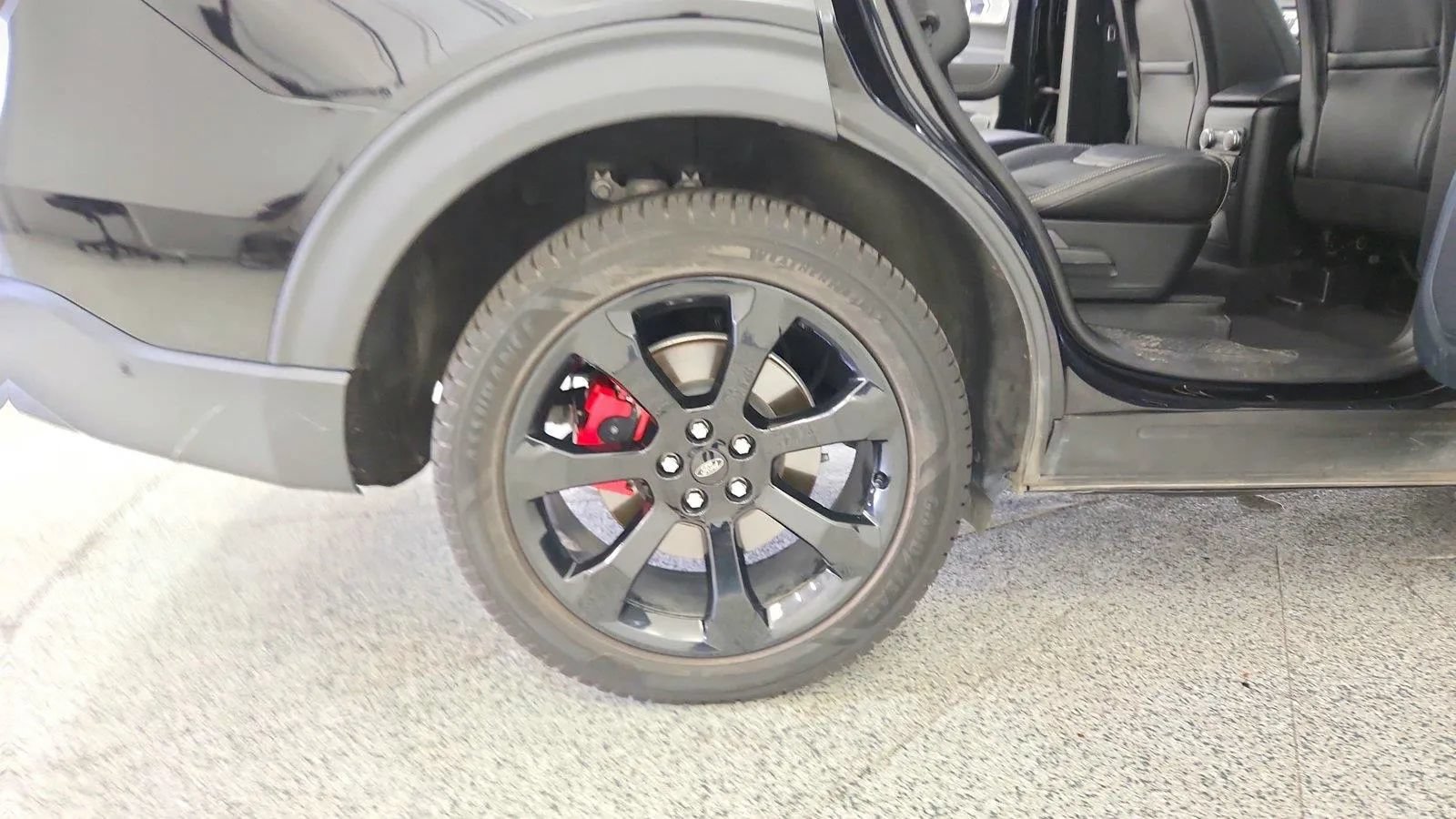Used 2022 Ford Explorer ST w/ Equipment Group 401A AWD/4WD image 34