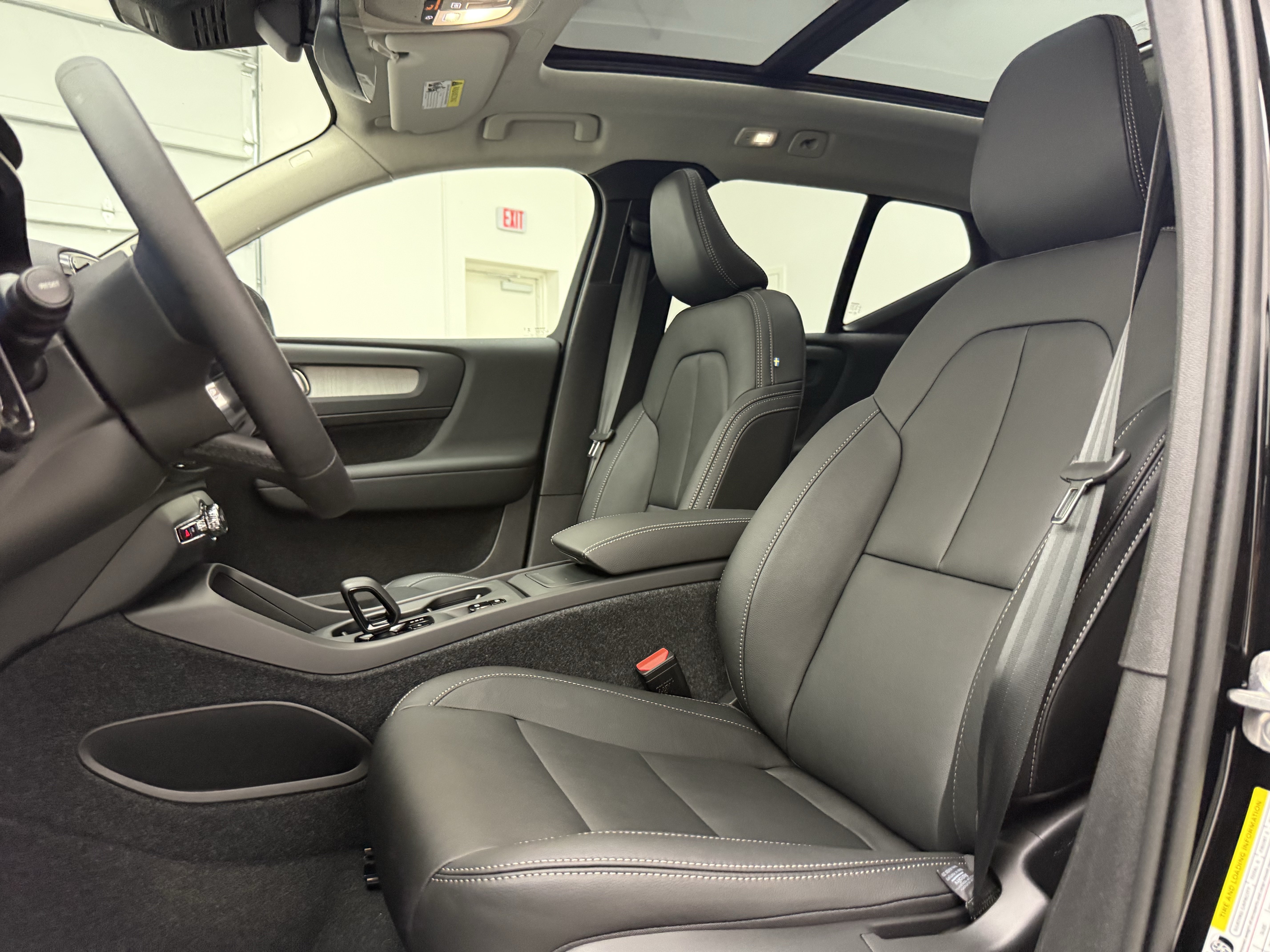 New 2026 Volvo XC40 B4 Core w/ Protection Package Premier FWD image 18