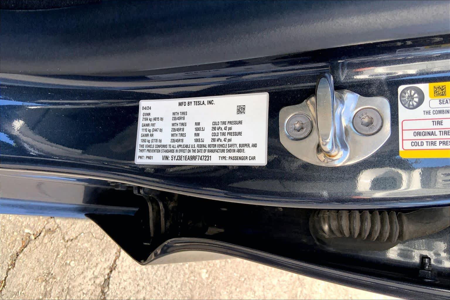 Used 2024 Tesla Model 3 Standard Range RWD image 33