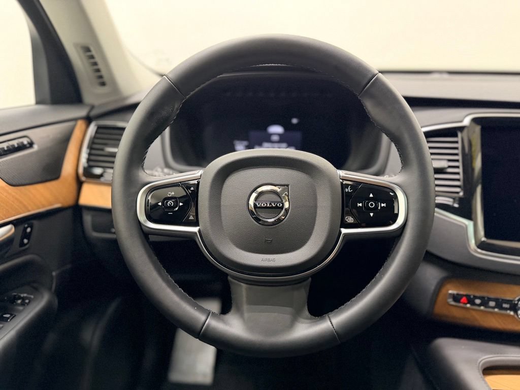 Used 2025 Volvo XC90 B6 Plus w/ Protection Package AWD/4WD image 14