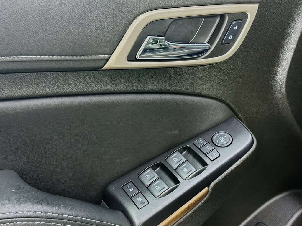 Used 2019 GMC Yukon Denali w/ Denali Ultimate Package AWD/4WD image 22