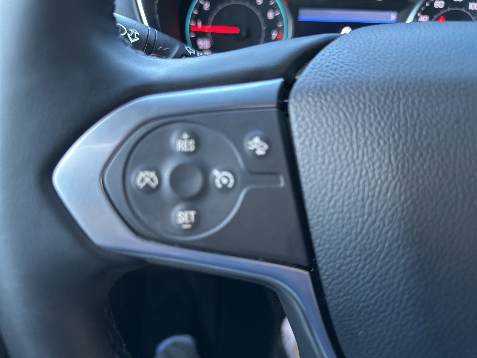 Used 2023 Chevrolet Traverse LT image 32