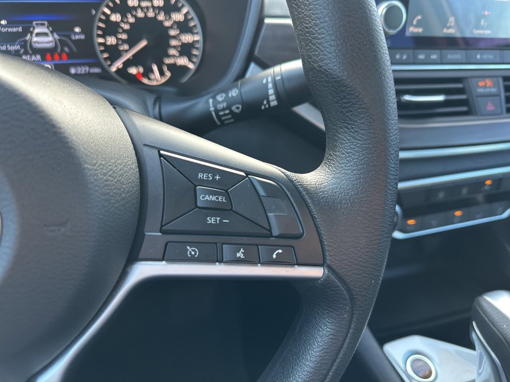 Used 2024 Nissan Altima 2.5 SV image 9