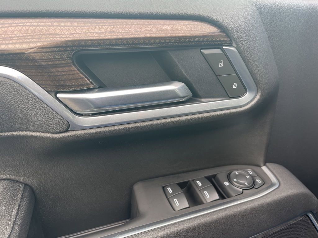 Used 2025 Chevrolet Silverado 1500 LT image 10